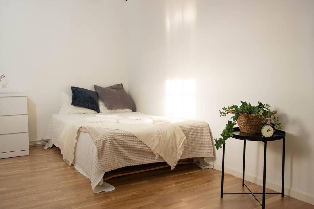 Historical Malt Factory Apartment, 6 Bedrooms, Sleeps 12 , Hot Tub Helsingborg Exterior photo