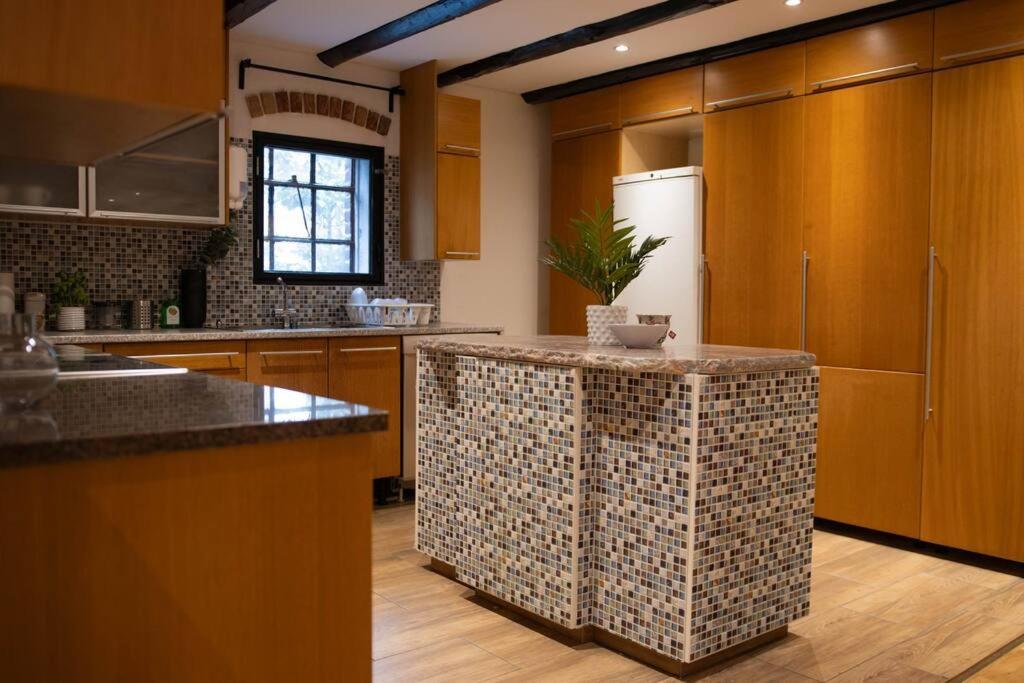 Historical Malt Factory Apartment, 6 Bedrooms, Sleeps 12 , Hot Tub Helsingborg Exterior photo